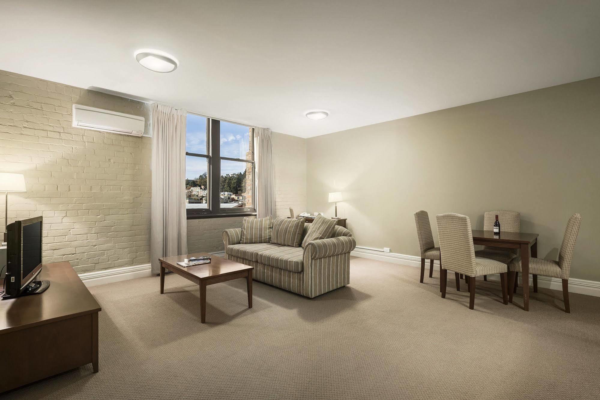 Launceston Central Apartment Hotel Official Buitenkant foto